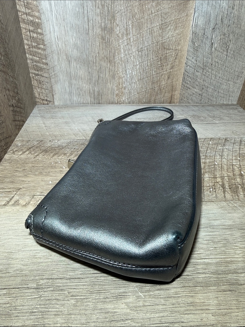 Coach Metallic Wristlet Turnlock Toggle Closure - Picture 3 of 12